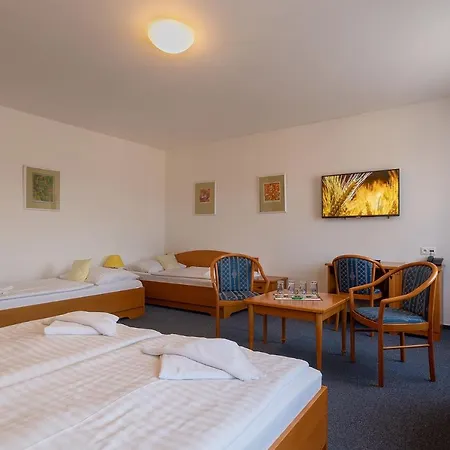 Hotell U Sladka 3*